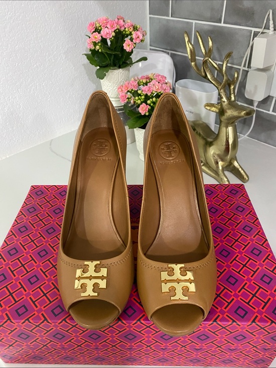 Tory Burch Shoes - Tory Burch Tan Leather Peep-Toe Pumps with Gold Logo
